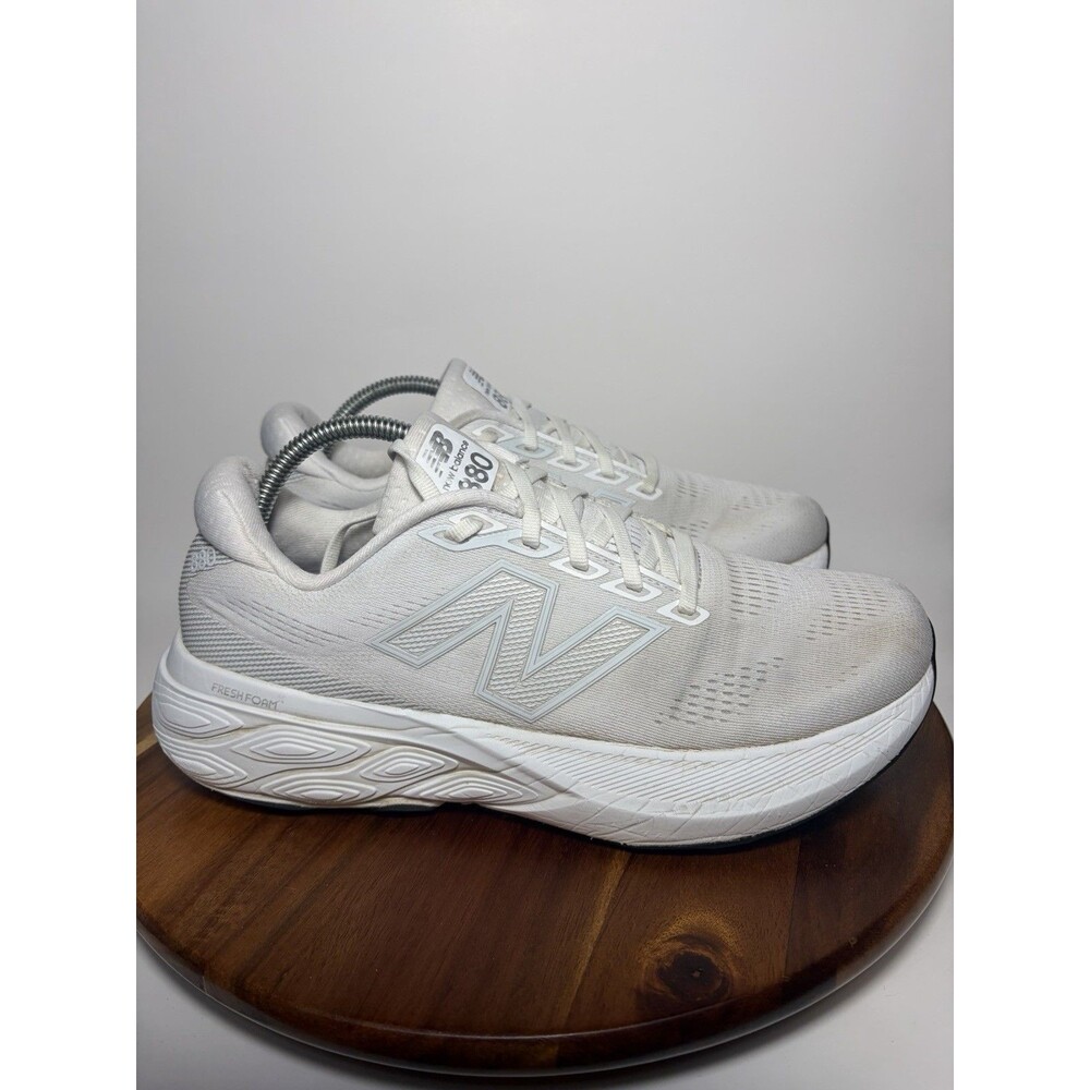 New Balance Fresh Foam X 880 v15 Womens Size 9.5 D White Running Shoes Sneakers